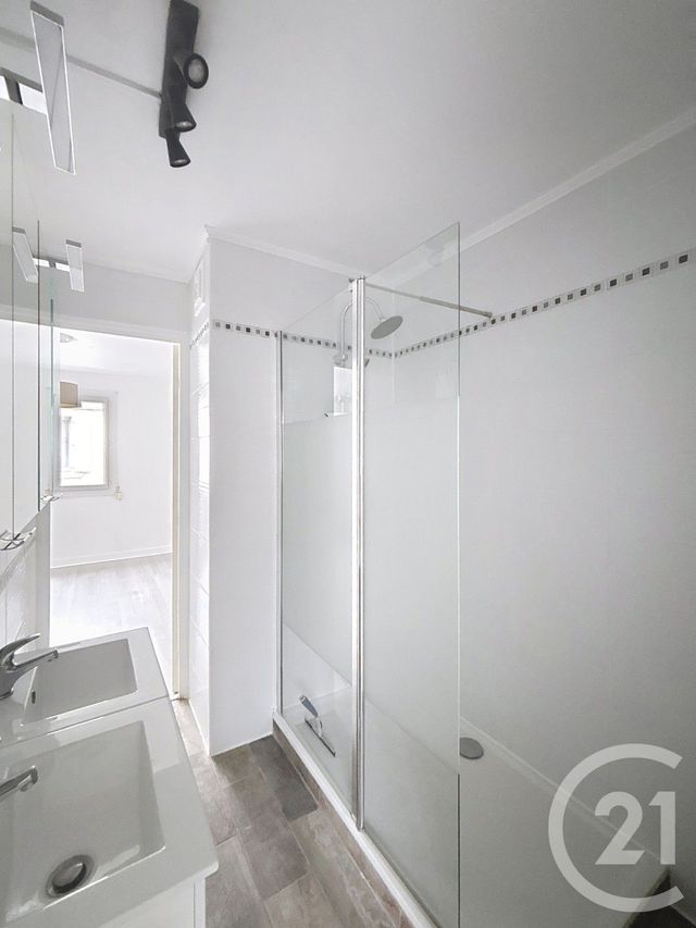 Appartement F3 à vendre - 3 pièces - 63.01 m2 - ANGOULEME - 16 - POITOU-CHARENTES - Century 21 Aloha Immobilier