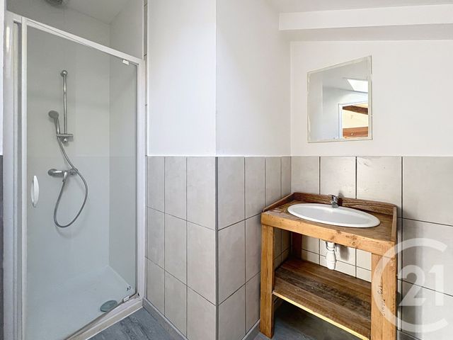 Appartement F2 à louer - 2 pièces - 36.32 m2 - ANGOULEME - 16 - POITOU-CHARENTES - Century 21 Aloha Immobilier