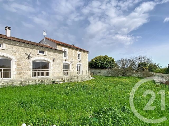 maison à louer - 7 pièces - 162.0 m2 - ST GENIS D HIERSAC - 16 - POITOU-CHARENTES - Century 21 Aloha Immobilier