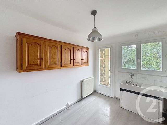 Appartement F3 à vendre - 3 pièces - 67.0 m2 - SOYAUX - 16 - POITOU-CHARENTES - Century 21 Aloha Immobilier