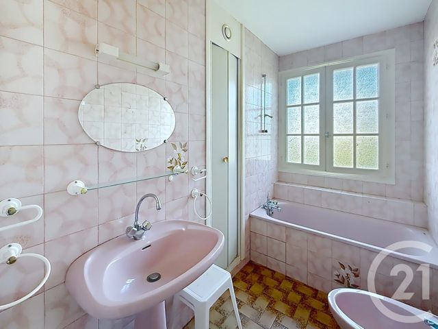 maison à vendre - 11 pièces - 190.94 m2 - ANGOULEME - 16 - POITOU-CHARENTES - Century 21 Aloha Immobilier