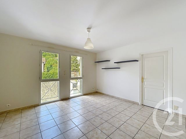 Appartement F3 à louer - 3 pièces - 54.27 m2 - ANGOULEME - 16 - POITOU-CHARENTES - Century 21 Aloha Immobilier