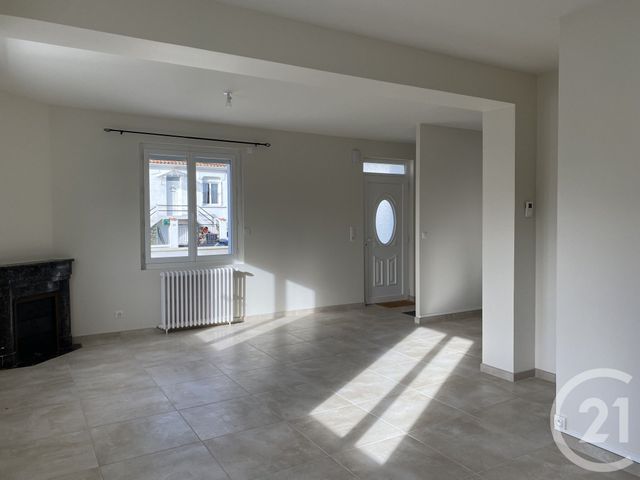 maison à louer - 4 pièces - 123.28 m2 - RUELLE SUR TOUVRE - 16 - POITOU-CHARENTES - Century 21 Aloha Immobilier