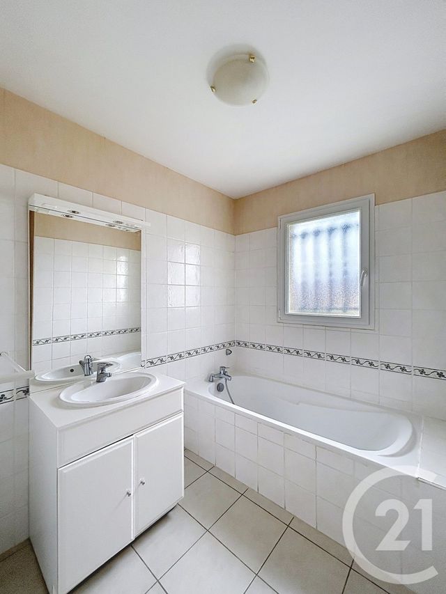 Afficher la photo en grand maison à louer - 5 pièces - 113.0 m2 - L ISLE D ESPAGNAC - 16 - POITOU-CHARENTES - Century 21 Aloha Immobilier