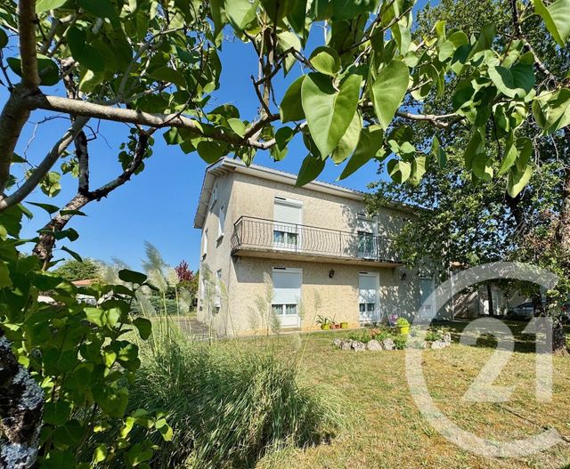 maison à vendre - 8 pièces - 158.0 m2 - ST YRIEIX SUR CHARENTE - 16 - POITOU-CHARENTES - Century 21 Aloha Immobilier