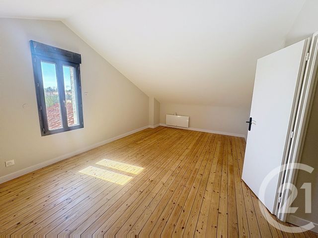 maison à vendre - 7 pièces - 190.0 m2 - CHAMPNIERS - 16 - POITOU-CHARENTES - Century 21 Aloha Immobilier