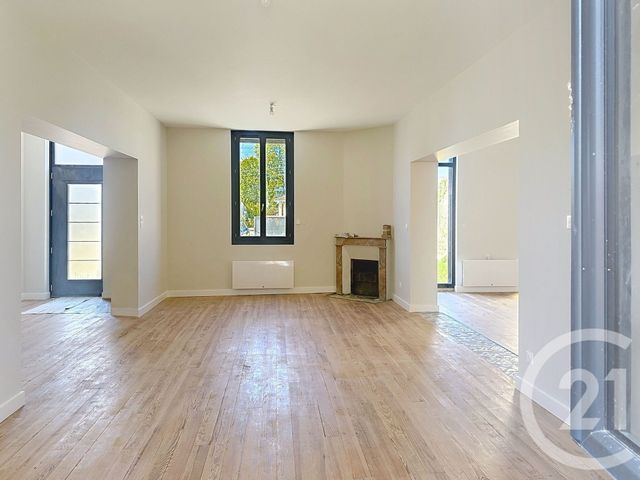 maison à vendre - 7 pièces - 190.0 m2 - CHAMPNIERS - 16 - POITOU-CHARENTES - Century 21 Aloha Immobilier