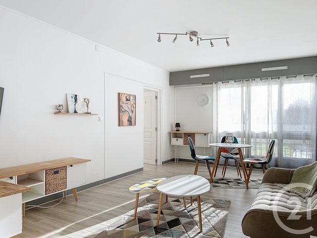 Appartement F4 à louer - 4 pièces - 78.93 m2 - ANGOULEME - 16 - POITOU-CHARENTES - Century 21 Aloha Immobilier