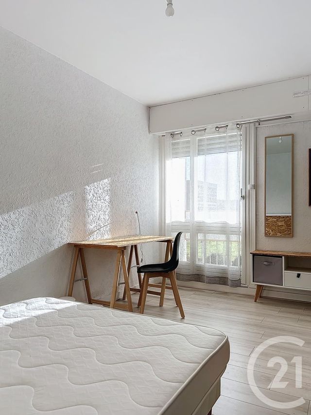 Appartement F4 à louer - 4 pièces - 78.93 m2 - ANGOULEME - 16 - POITOU-CHARENTES - Century 21 Aloha Immobilier