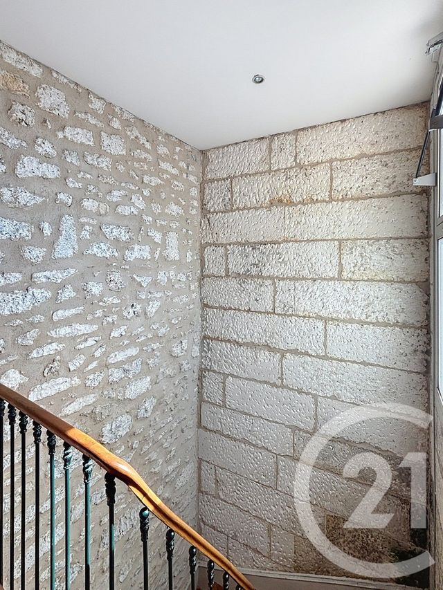 Appartement F2 à vendre - 3 pièces - 41.55 m2 - ANGOULEME - 16 - POITOU-CHARENTES - Century 21 Aloha Immobilier