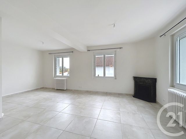 maison à louer - 4 pièces - 123.28 m2 - RUELLE SUR TOUVRE - 16 - POITOU-CHARENTES - Century 21 Aloha Immobilier