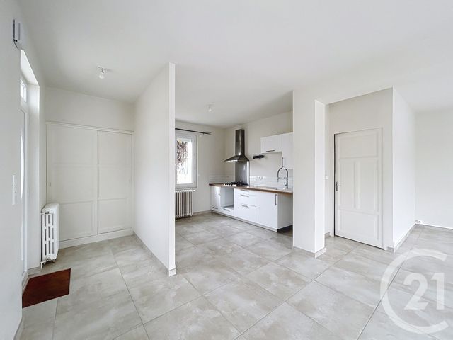 maison à louer - 4 pièces - 123.28 m2 - RUELLE SUR TOUVRE - 16 - POITOU-CHARENTES - Century 21 Aloha Immobilier