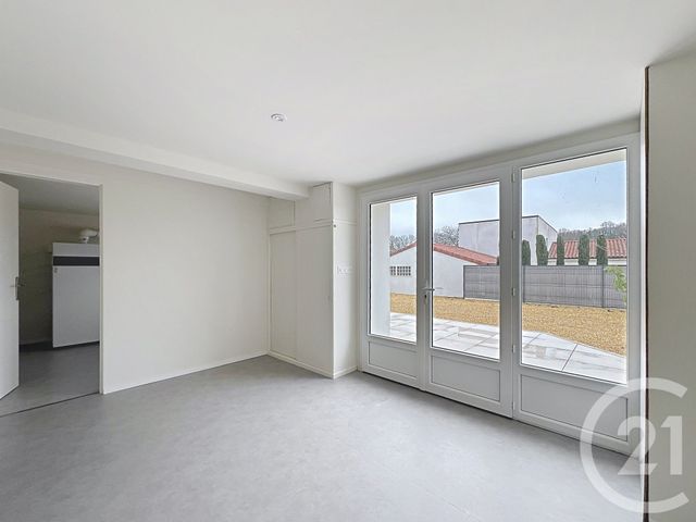 maison à louer - 4 pièces - 123.28 m2 - RUELLE SUR TOUVRE - 16 - POITOU-CHARENTES - Century 21 Aloha Immobilier