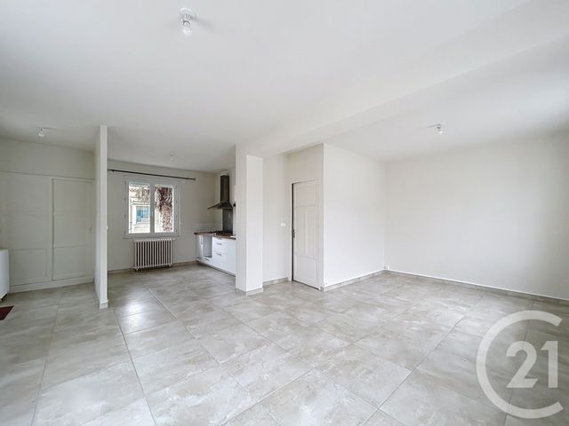 maison à louer - 4 pièces - 123.28 m2 - RUELLE SUR TOUVRE - 16 - POITOU-CHARENTES - Century 21 Aloha Immobilier