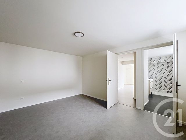 maison à louer - 4 pièces - 123.28 m2 - RUELLE SUR TOUVRE - 16 - POITOU-CHARENTES - Century 21 Aloha Immobilier