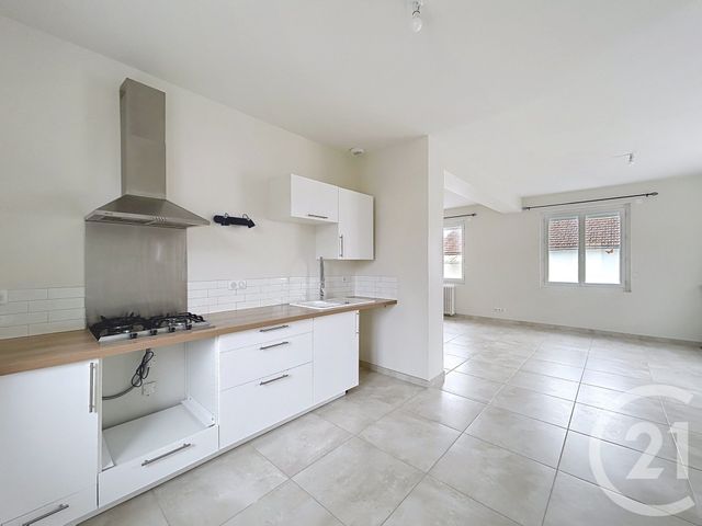 maison à louer - 4 pièces - 123.28 m2 - RUELLE SUR TOUVRE - 16 - POITOU-CHARENTES - Century 21 Aloha Immobilier