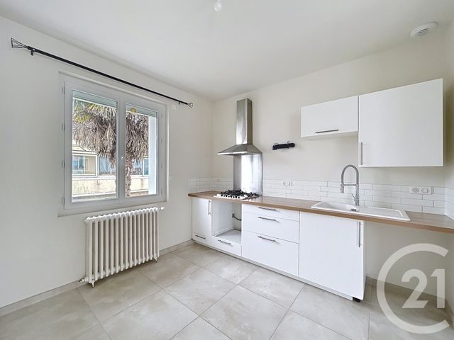 maison à louer - 4 pièces - 123.28 m2 - RUELLE SUR TOUVRE - 16 - POITOU-CHARENTES - Century 21 Aloha Immobilier