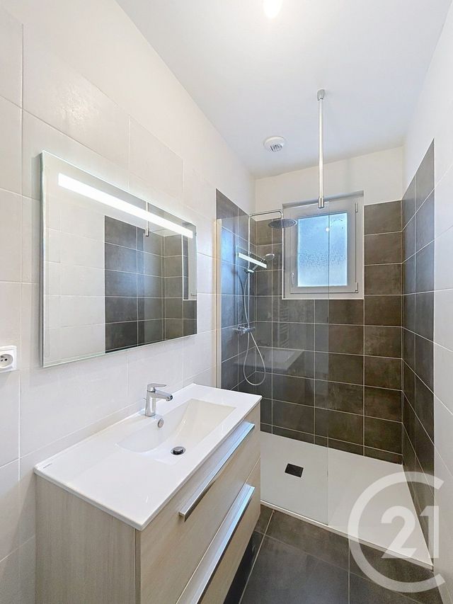 maison à louer - 4 pièces - 123.28 m2 - RUELLE SUR TOUVRE - 16 - POITOU-CHARENTES - Century 21 Aloha Immobilier