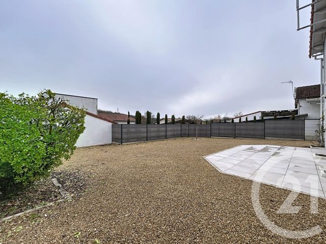 maison à louer - 4 pièces - 123.28 m2 - RUELLE SUR TOUVRE - 16 - POITOU-CHARENTES - Century 21 Aloha Immobilier