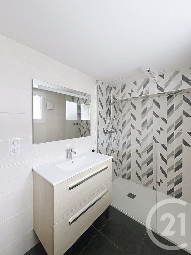 maison à louer - 4 pièces - 123.28 m2 - RUELLE SUR TOUVRE - 16 - POITOU-CHARENTES - Century 21 Aloha Immobilier