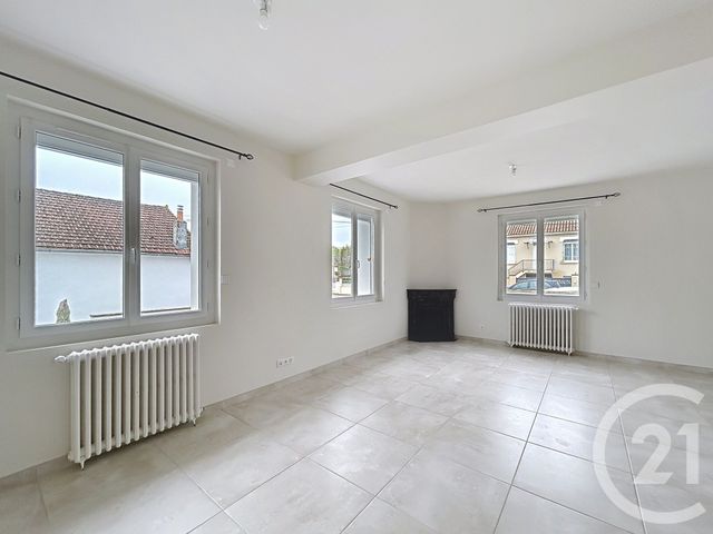 maison à louer - 4 pièces - 123.28 m2 - RUELLE SUR TOUVRE - 16 - POITOU-CHARENTES - Century 21 Aloha Immobilier