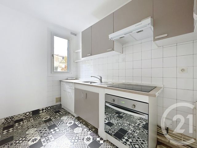 Appartement F3 à louer - 3 pièces - 62.69 m2 - ANGOULEME - 16 - POITOU-CHARENTES - Century 21 Aloha Immobilier