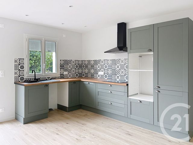 maison à louer - 4 pièces - 134.7 m2 - CHAMPNIERS - 16 - POITOU-CHARENTES - Century 21 Aloha Immobilier