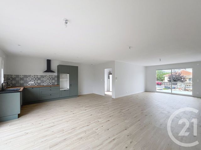 maison à louer - 4 pièces - 134.7 m2 - CHAMPNIERS - 16 - POITOU-CHARENTES - Century 21 Aloha Immobilier