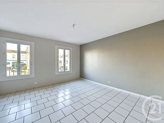 maison à louer - 4 pièces - 93.7 m2 - GOND PONTOUVRE - 16 - POITOU-CHARENTES - Century 21 Aloha Immobilier