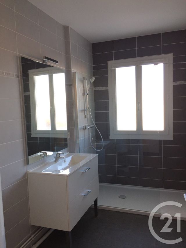 Afficher la photo en grand Appartement F3 à vendre - 3 pièces - 63.26 m2 - ANGOULEME - 16 - POITOU-CHARENTES - Century 21 Aloha Immobilier