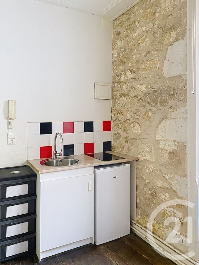 Afficher la photo en grand Appartement Studio à louer - 1 pièce - 14.9 m2 - ANGOULEME - 16 - POITOU-CHARENTES - Century 21 Aloha Immobilier