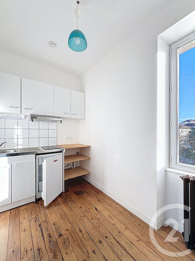 Appartement F1 à louer - 1 pièce - 21.0 m2 - ANGOULEME - 16 - POITOU-CHARENTES - Century 21 Aloha Immobilier