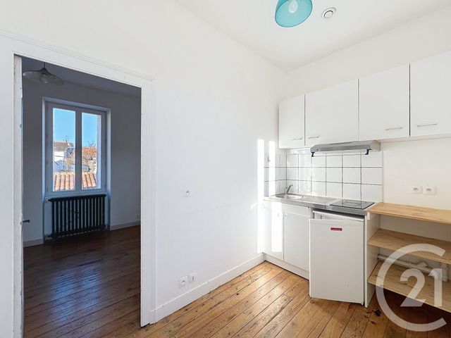 Appartement F1 à louer - 1 pièce - 21.0 m2 - ANGOULEME - 16 - POITOU-CHARENTES - Century 21 Aloha Immobilier