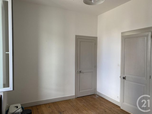 Afficher la photo en grand Appartement F1 à louer - 1 pièce - 21.0 m2 - ANGOULEME - 16 - POITOU-CHARENTES - Century 21 Aloha Immobilier