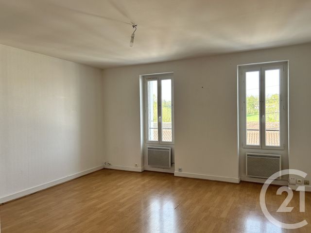 Afficher la photo en grand Appartement T2 à louer - 2 pièces - 63.87 m2 - ST YRIEIX SUR CHARENTE - 16 - POITOU-CHARENTES - Century 21 Aloha Immobilier