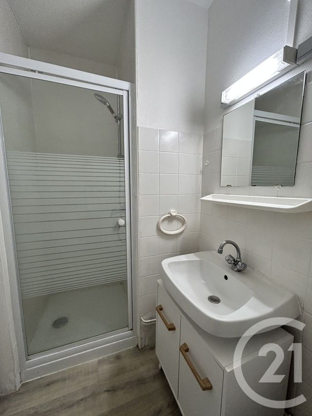 Afficher la photo en grand Appartement T2 à louer - 2 pièces - 63.87 m2 - ST YRIEIX SUR CHARENTE - 16 - POITOU-CHARENTES - Century 21 Aloha Immobilier