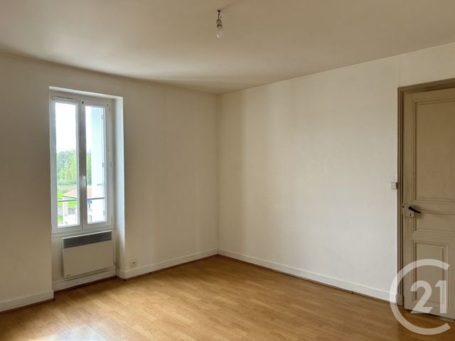 Afficher la photo en grand Appartement T2 à louer - 2 pièces - 63.87 m2 - ST YRIEIX SUR CHARENTE - 16 - POITOU-CHARENTES - Century 21 Aloha Immobilier