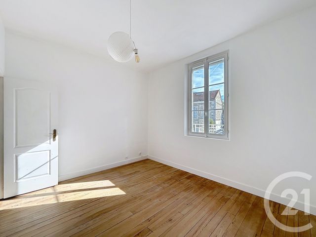 Afficher la photo en grand Appartement F4 à louer - 3 pièces - 103.0 m2 - ANGOULEME - 16 - POITOU-CHARENTES - Century 21 Aloha Immobilier