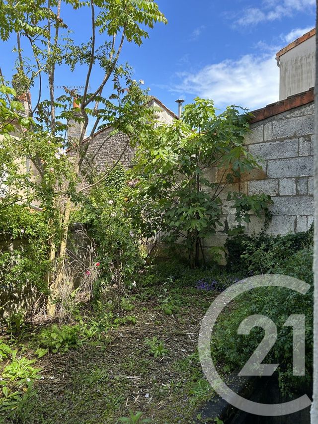 Afficher la photo en grand Appartement F4 à louer - 3 pièces - 103.0 m2 - ANGOULEME - 16 - POITOU-CHARENTES - Century 21 Aloha Immobilier