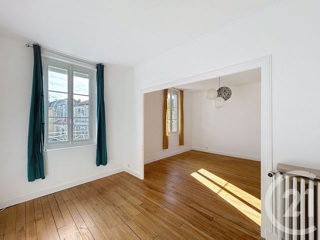 Afficher la photo en grand Appartement F4 à louer - 3 pièces - 103.0 m2 - ANGOULEME - 16 - POITOU-CHARENTES - Century 21 Aloha Immobilier