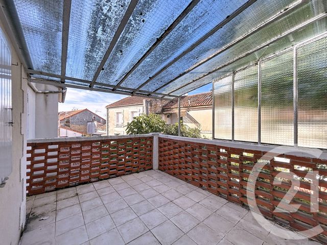 Afficher la photo en grand Appartement F4 à louer - 3 pièces - 103.0 m2 - ANGOULEME - 16 - POITOU-CHARENTES - Century 21 Aloha Immobilier