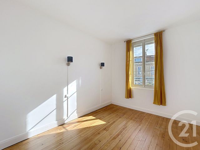 Afficher la photo en grand Appartement F4 à louer - 3 pièces - 103.0 m2 - ANGOULEME - 16 - POITOU-CHARENTES - Century 21 Aloha Immobilier