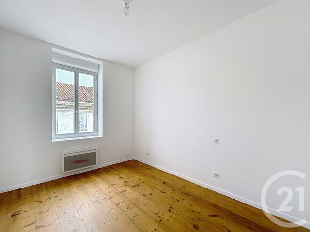 Appartement F2 à louer - 3 pièces - 66.86 m2 - ANGOULEME - 16 - POITOU-CHARENTES - Century 21 Aloha Immobilier