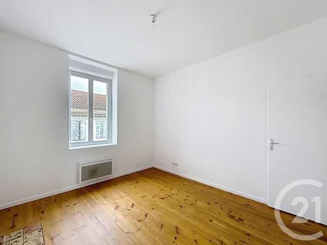 Appartement F2 à louer - 3 pièces - 66.86 m2 - ANGOULEME - 16 - POITOU-CHARENTES - Century 21 Aloha Immobilier
