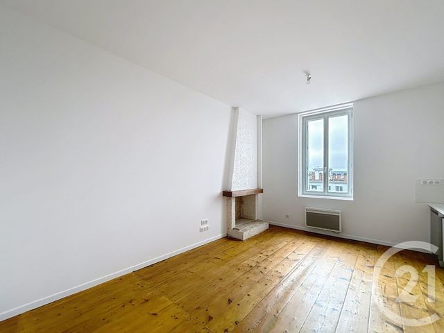 Appartement F2 à louer - 3 pièces - 66.86 m2 - ANGOULEME - 16 - POITOU-CHARENTES - Century 21 Aloha Immobilier