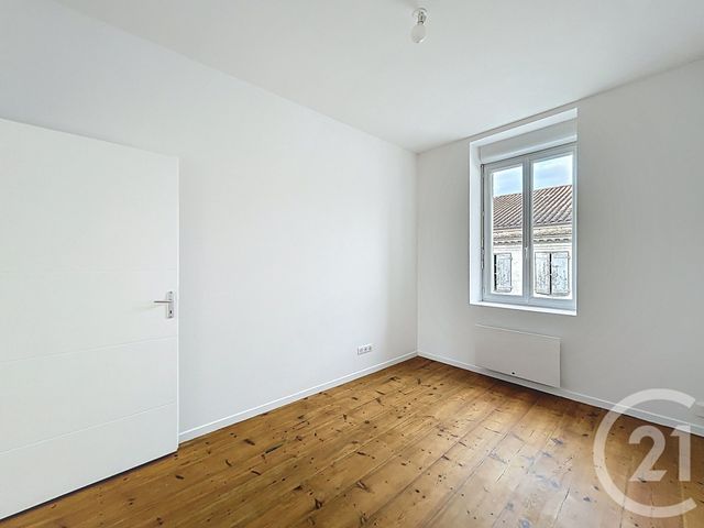 Appartement F4 à louer - 4 pièces - 66.86 m2 - ANGOULEME - 16 - POITOU-CHARENTES - Century 21 Aloha Immobilier