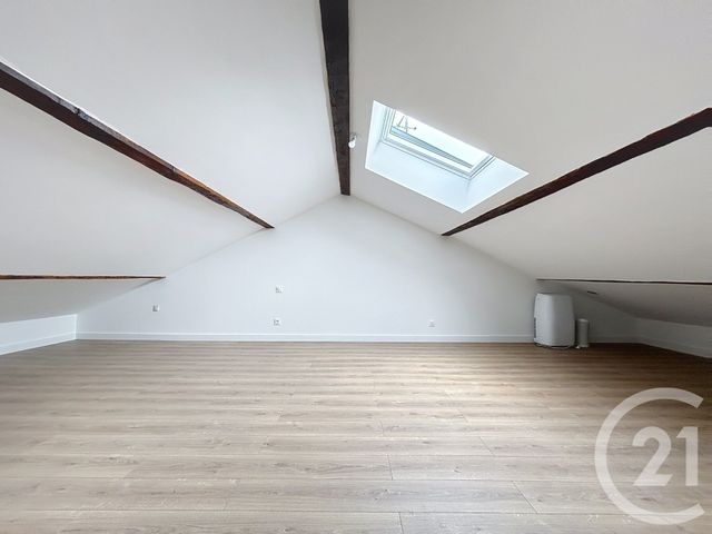 Appartement F2 à louer - 3 pièces - 66.86 m2 - ANGOULEME - 16 - POITOU-CHARENTES - Century 21 Aloha Immobilier