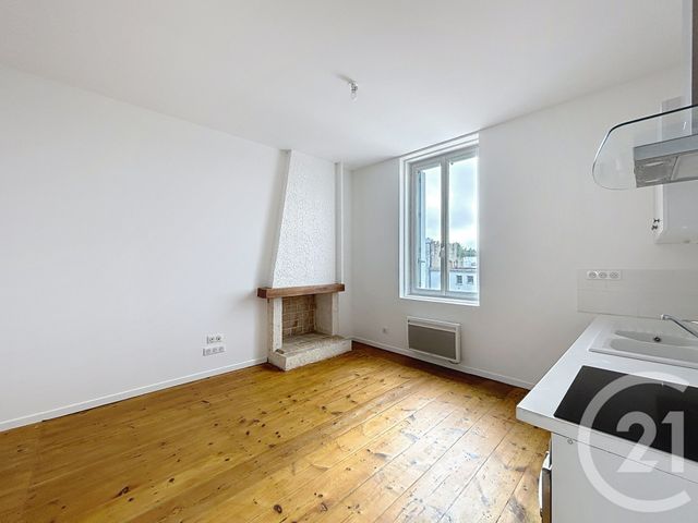 Appartement F2 à louer - 3 pièces - 66.86 m2 - ANGOULEME - 16 - POITOU-CHARENTES - Century 21 Aloha Immobilier