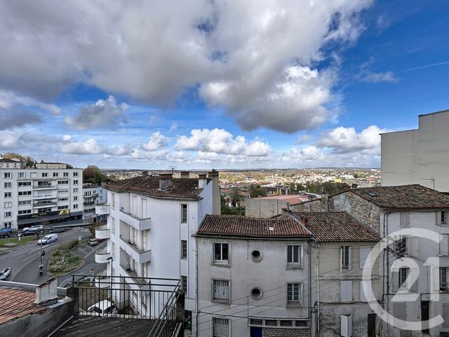 Appartement F2 à louer - 2 pièces - 51.74 m2 - ANGOULEME - 16 - POITOU-CHARENTES - Century 21 Aloha Immobilier