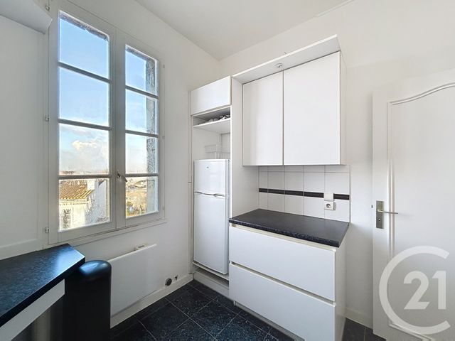 Appartement F2 à louer - 2 pièces - 51.74 m2 - ANGOULEME - 16 - POITOU-CHARENTES - Century 21 Aloha Immobilier